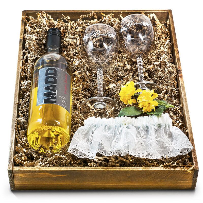 Bride and Groom Wedding Wine Gift Set Canada